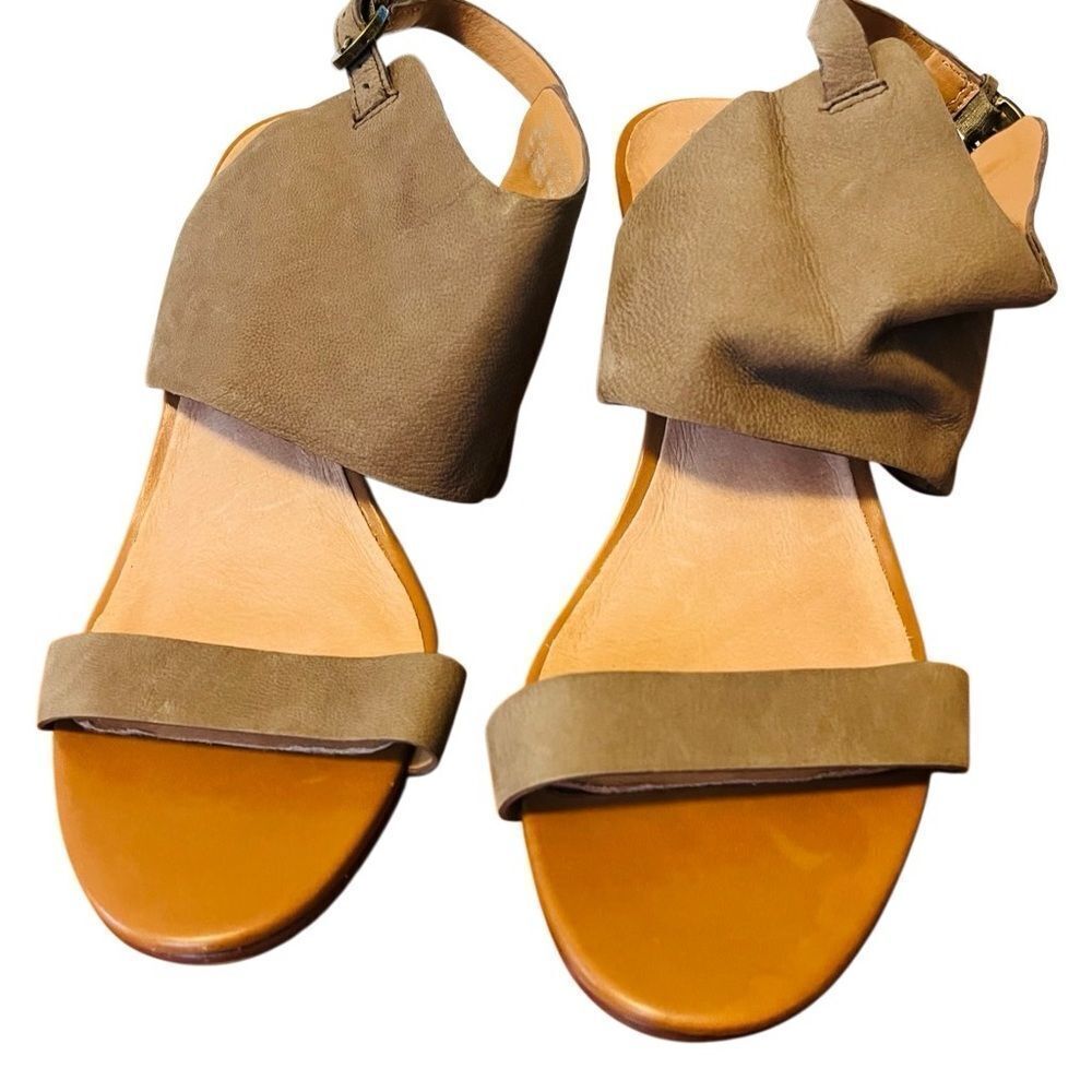 Halogen Clarette Taupe Brown Leather
Wedge Sandals size 7.5 - Picture 4 of 9